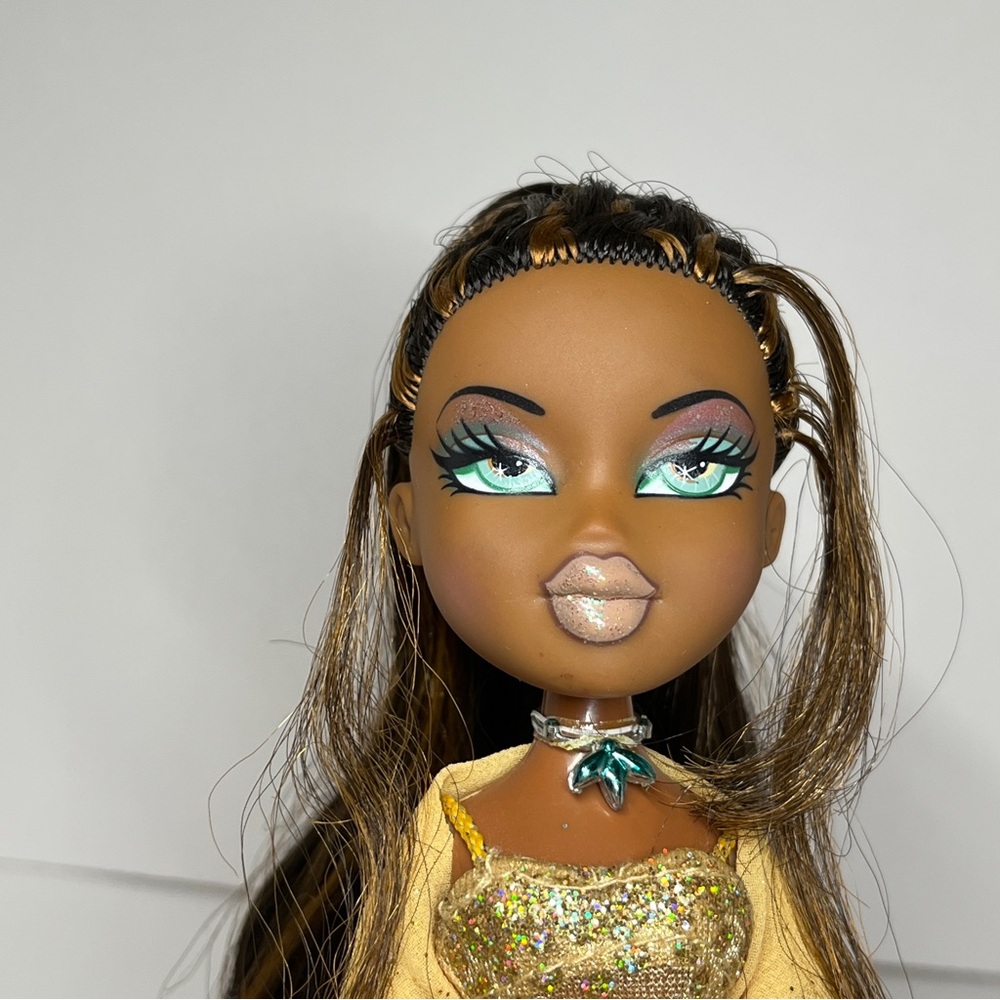 Vintage 2003 Bratz Formal Funk Sasha Doll Gold Dress Secondary Outfit Prom Y2k - Picture 5 of 15